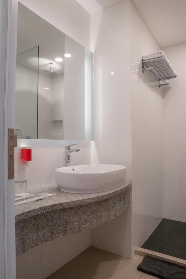 Grand G7 Hotel Pasar Baru Giacarta Esterno foto