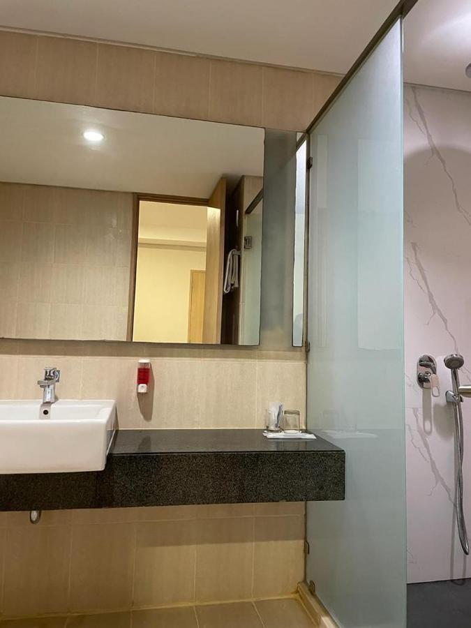 Grand G7 Hotel Pasar Baru Giacarta Esterno foto